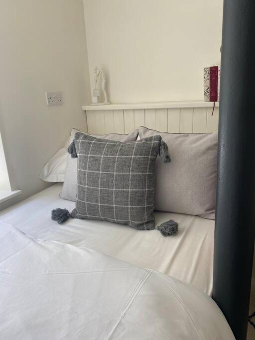 Luxury Peak District 2 Bedroom Boutique Cottage Two Dales Экстерьер фото